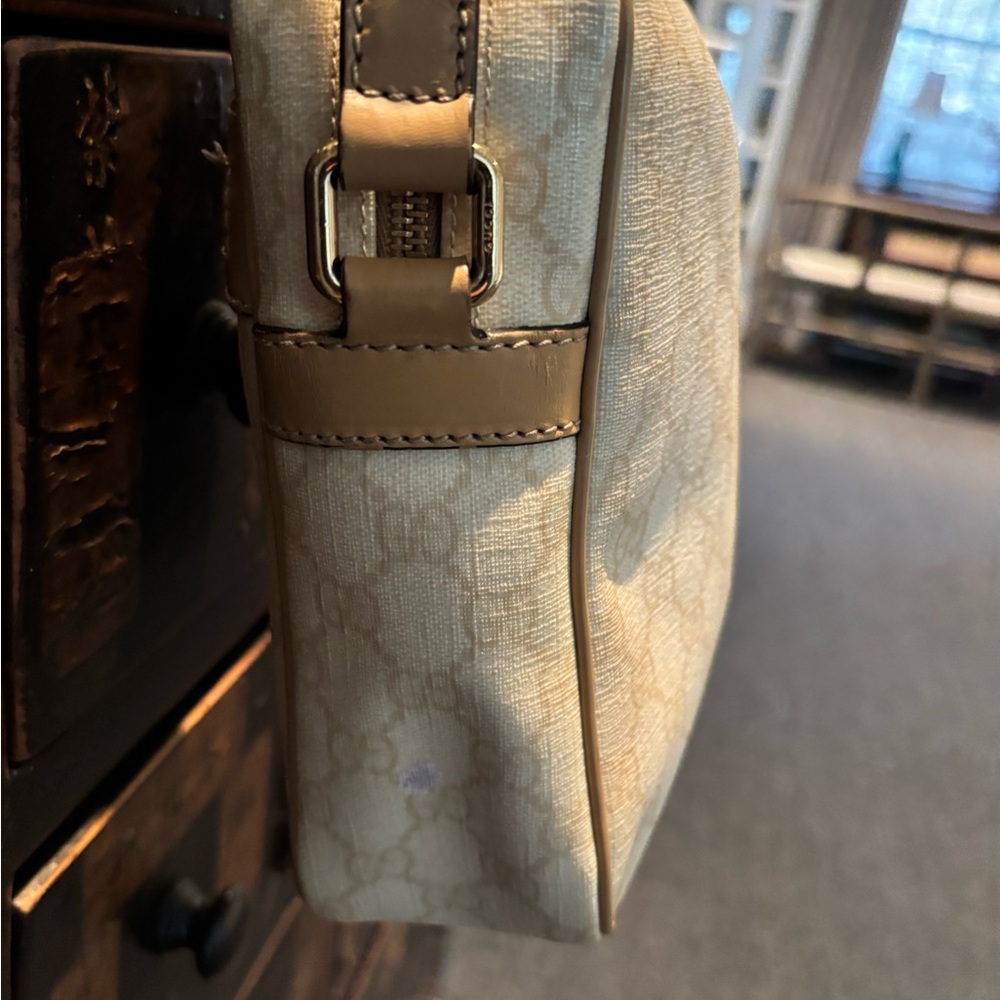 Gucci Cream/Tan Monogram  Crossbody Bag - Picture 10 of 14